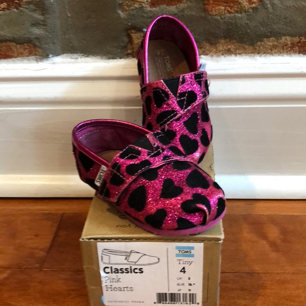 Tiny TOMS pink hearts shoes
